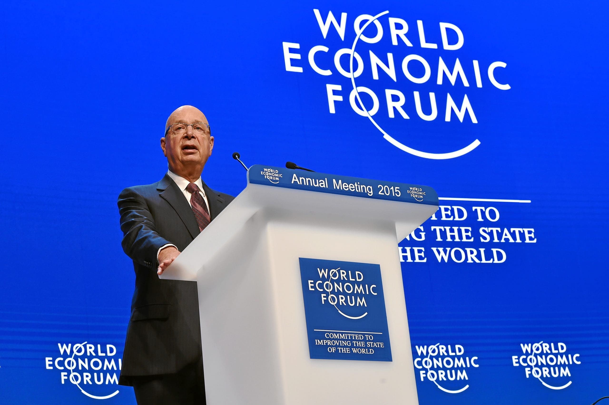 You are currently viewing Davos : Klaus Schwab démissionne du Forum économique mondial le jour de l’annonce du décès du Pape François