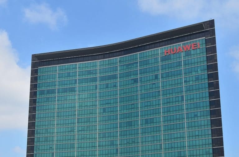 Lire la suite à propos de l’article Huawei dévoile l’Ascend 910D, sa puce IA pour concurrencer Nvidia et relancer la Chine dans la course technologique