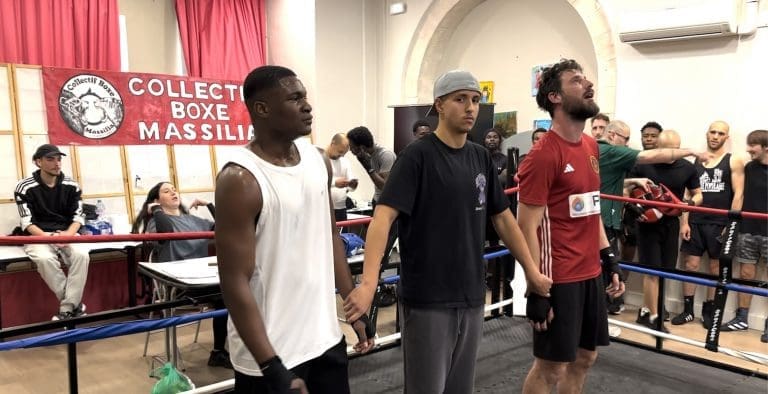 Lire la suite à propos de l’article Quand la boxe populaire rassemble Marseille et Lyon : Une rencontre engagée au cœur du Panier