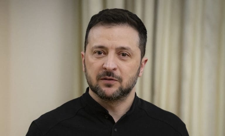 Lire la suite à propos de l’article Ukraine : Zelensky rejette le plan de paix américain incluant la reconnaissance de la Crimée russe