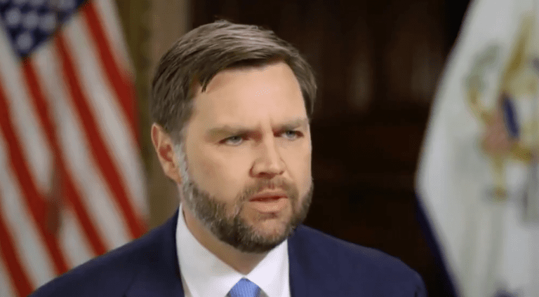 Lire la suite à propos de l’article États-Unis : J.D. Vance salue le passage « incroyable » d’Elon Musk au sein du DOGE