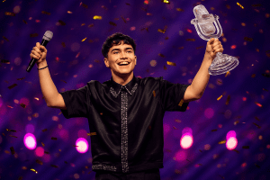 Lire la suite à propos de l’article Eurovision 2025 : l’Autriche triomphe grâce au chanteur Queeer Johannes Pietsch