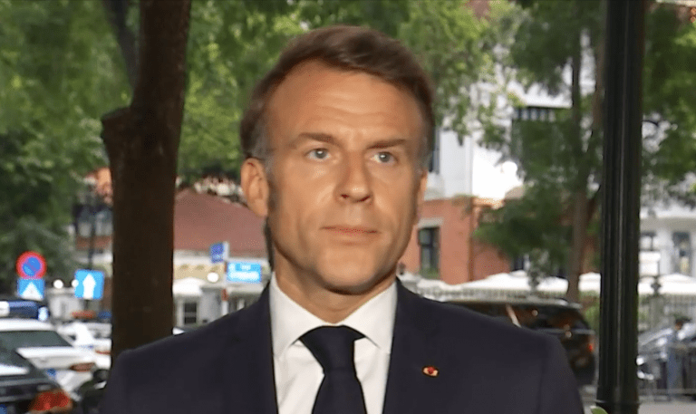 Lire la suite à propos de l’article Fake news, extrêmes et réseaux prorusses : Macron accuse après la vidéo virale