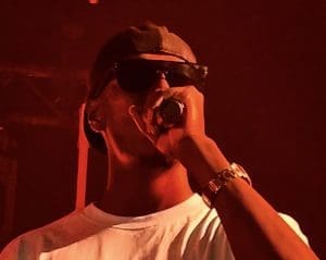 Lire la suite à propos de l’article Le rappeur WeRenoi est mort à 31 ans, victime d’une défaillance cardiaque