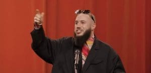 Lire la suite à propos de l’article Les Flammes 2025 : Cyril Hanouna critiqué en direct, W9 interrompt une séquence polémique