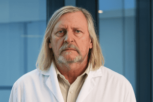 Lire la suite à propos de l’article Marseille : Le cri d’alarme de Didier Raoult sur l’état de la science et de l’éducation en France