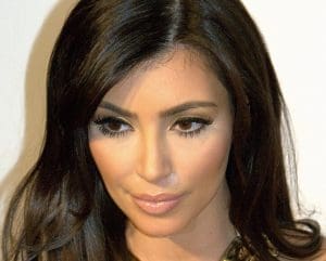 Lire la suite à propos de l’article Paris : Kim Kardashian témoigne au procès des « papys braqueurs »
