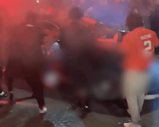 Lire la suite à propos de l’article Paris : Une voiture fonce sur des supporters du PSG près des Champs-Élysées, un blessé grave et 43 interpellations