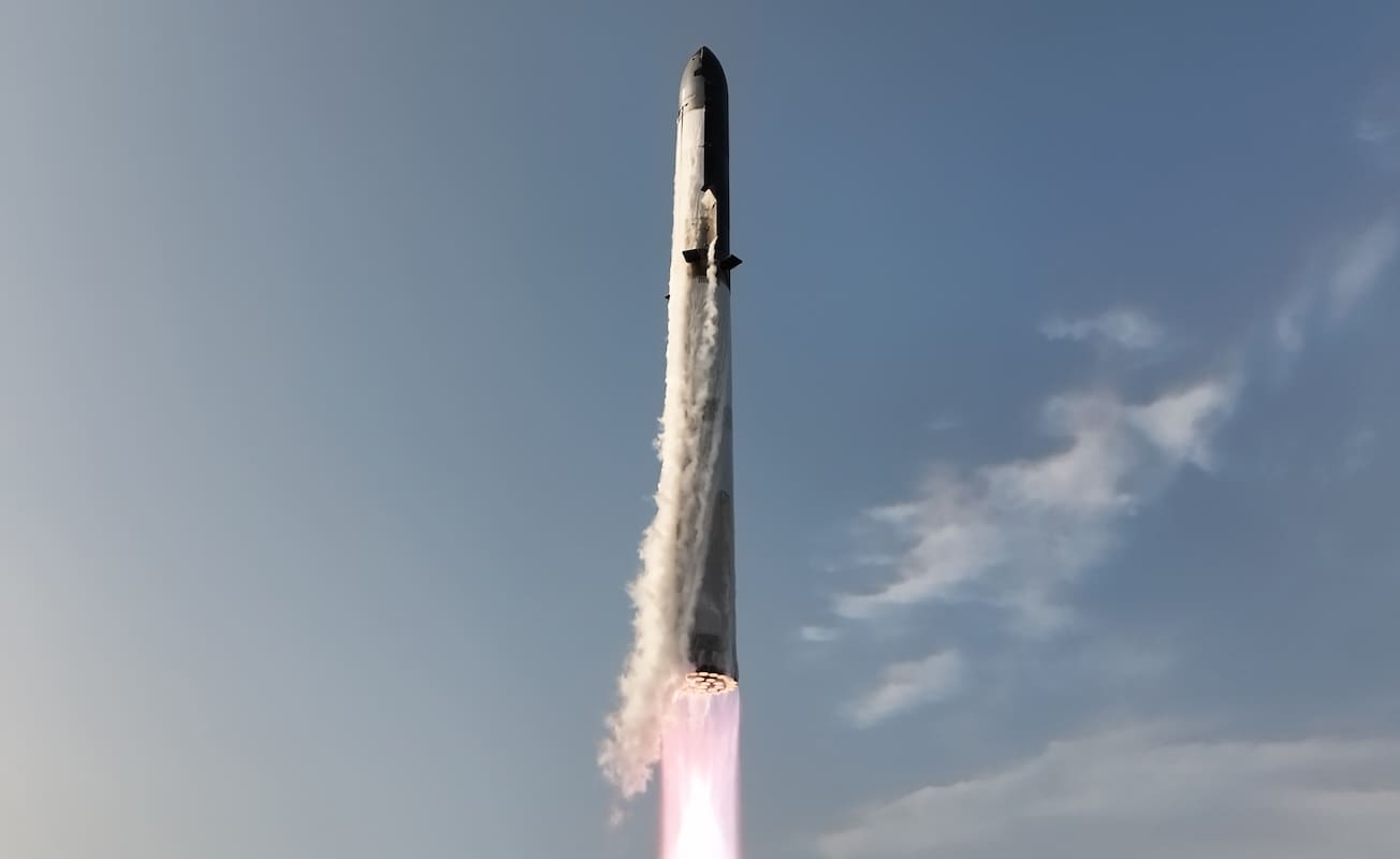 You are currently viewing SpaceX : Le neuvième vol de Starship marque une avancée historique pour la réutilisation du Super Heavy