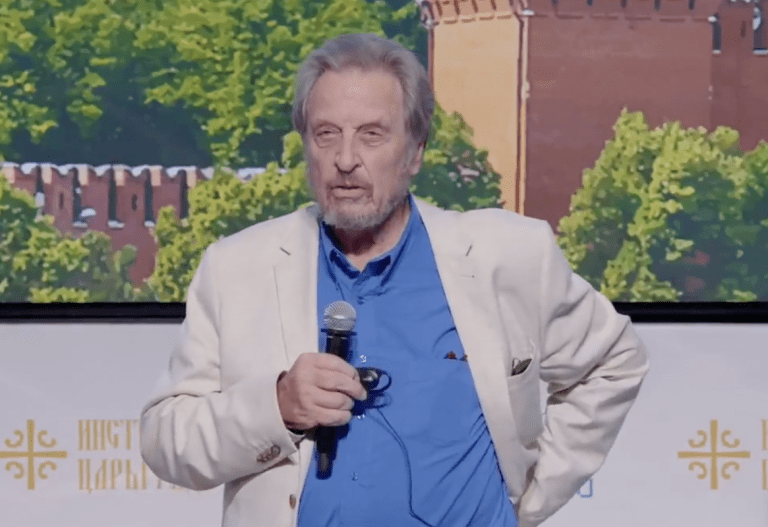 Lire la suite à propos de l’article Moscou : Errol Musk parle du futur et minimise le clash entre son fils et le président Trump