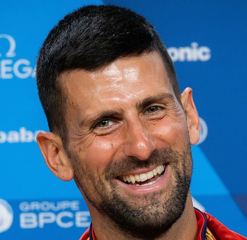 You are currently viewing Roland-Garros 2025 : Djokovic dompte Zverev et s’offre un choc en demi-finale face à Sinner