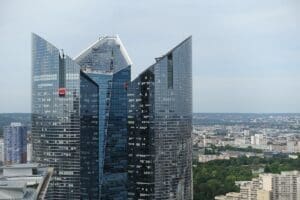 Lire la suite à propos de l’article Société Générale : des cadres placés en garde à vue dans une affaire de blanchiment fiscal liée au schéma CumCum