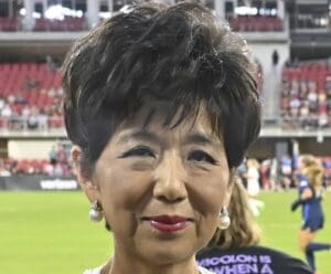 Lire la suite à propos de l’article Lyon : Michele Kang, pionnière féministe et nouvelle présidente de l’OL masculin