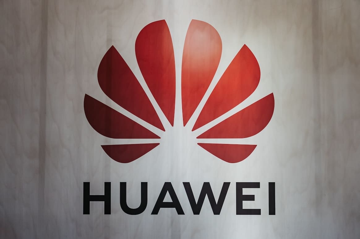 You are currently viewing Rencontres d’Aix : Huawei mise sur le « reflexe anti‑Trump » pour séduire patrons et médias