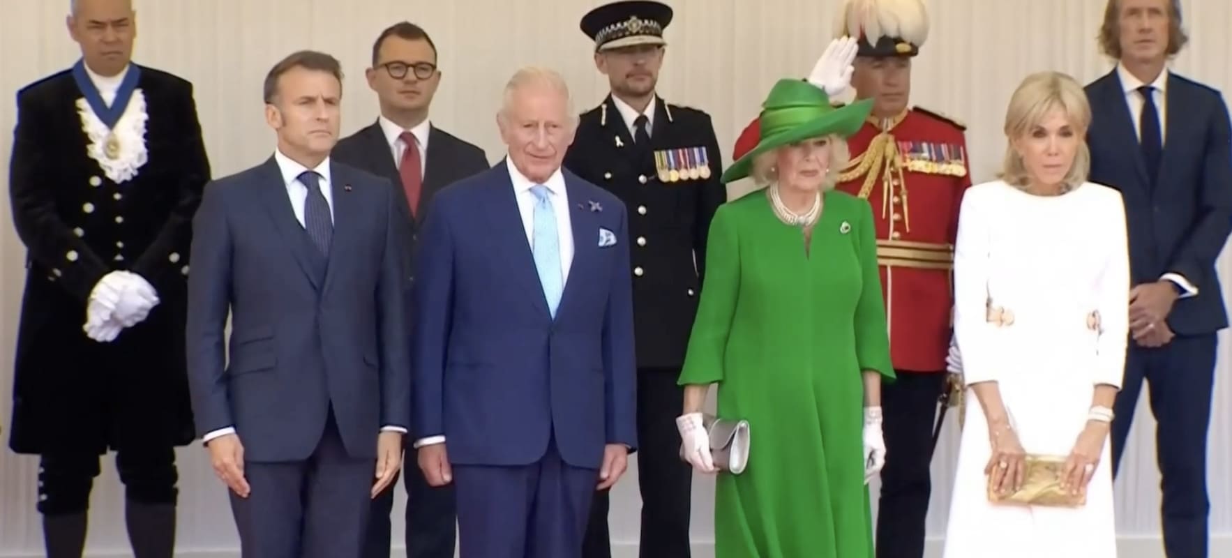 You are currently viewing Royaume-Uni : Emmanuel Macron accueilli comme un roi à Londres