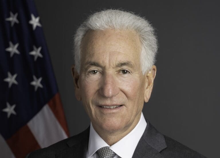 Lire la suite à propos de l’article Charles Kushner snobe sa convocation au Quai d’Orsay : tensions diplomatiques entre Paris et Washington