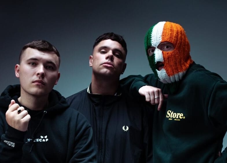 You are currently viewing Kneecap à Rock en Seine : Bruno Retailleau menace d’interdiction, Matthieu Pigasse contre-attaque