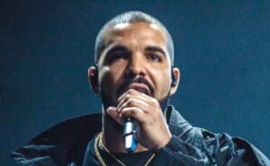 Lire la suite à propos de l’article Mort de Jean Pormanove : Drake et Adin Ross annoncent financer ses obsèques, la plateforme Kick sous le feu des critiques