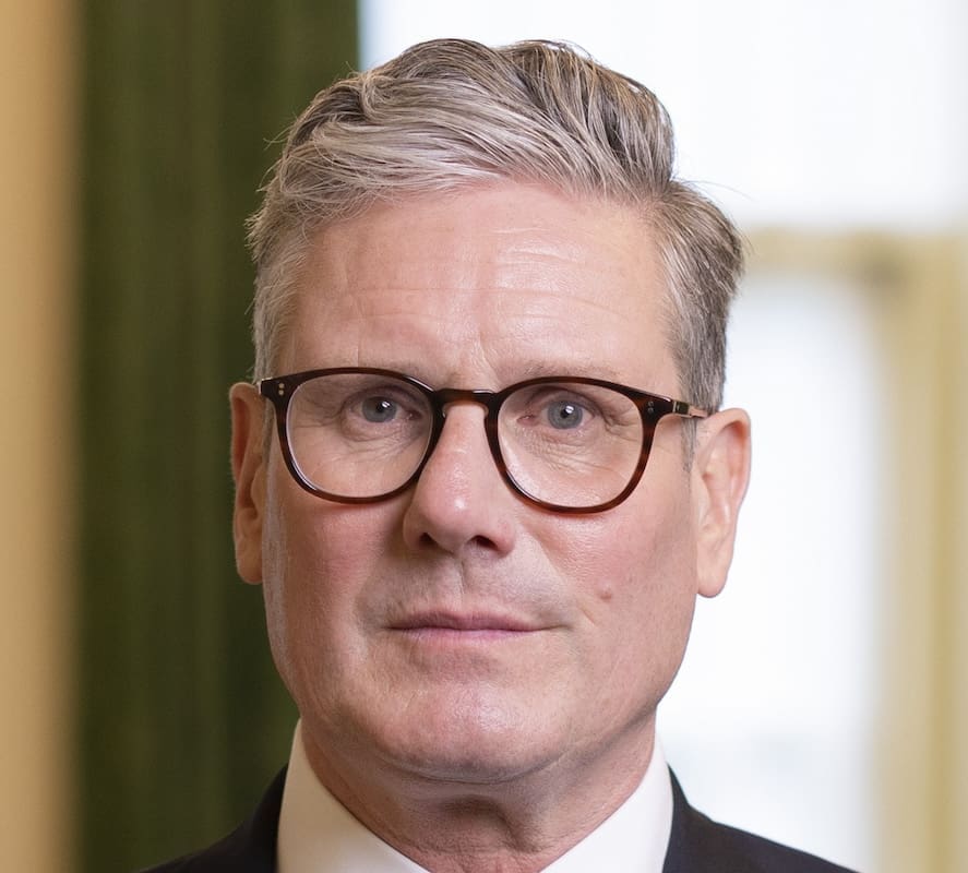 You are currently viewing Carte d’identité numérique  au Royaume-Uni : près de deux millions de signatures contre le projet de Keir Starmer