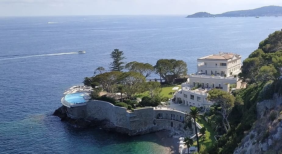 Hôtel du Cap Estel. Photo : @Renek78/Wikimedia Common.