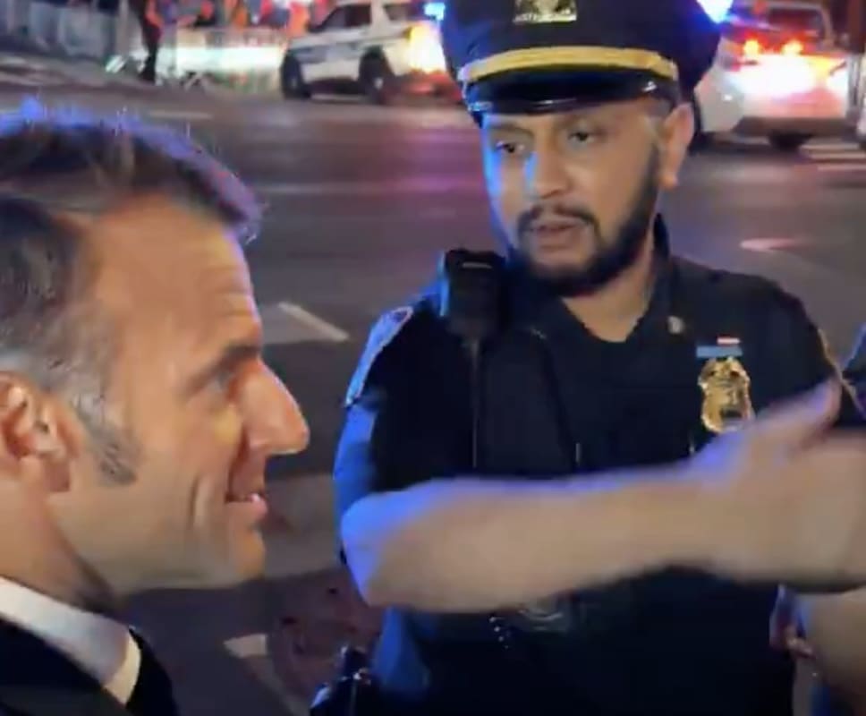 You are currently viewing Macron bloqué par le convoi de Trump à New York : une scène insolite après la reconnaissance de la Palestine