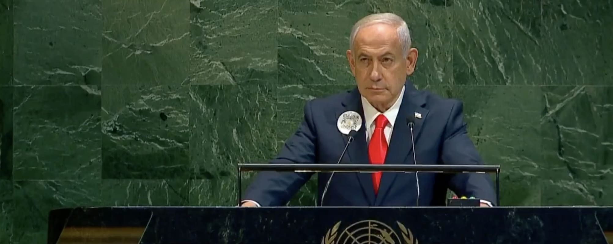 You are currently viewing Netanyahou à l’ONU : discours sous les huées dans une salle clairsemée