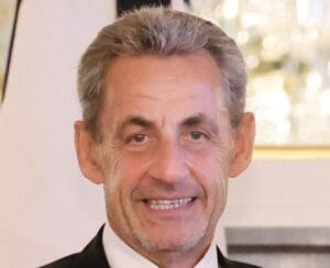 Lire la suite à propos de l’article Sarkozy condamné : cinq ans de prison ferme pour l’ancien président dans l’affaire du financement libyen