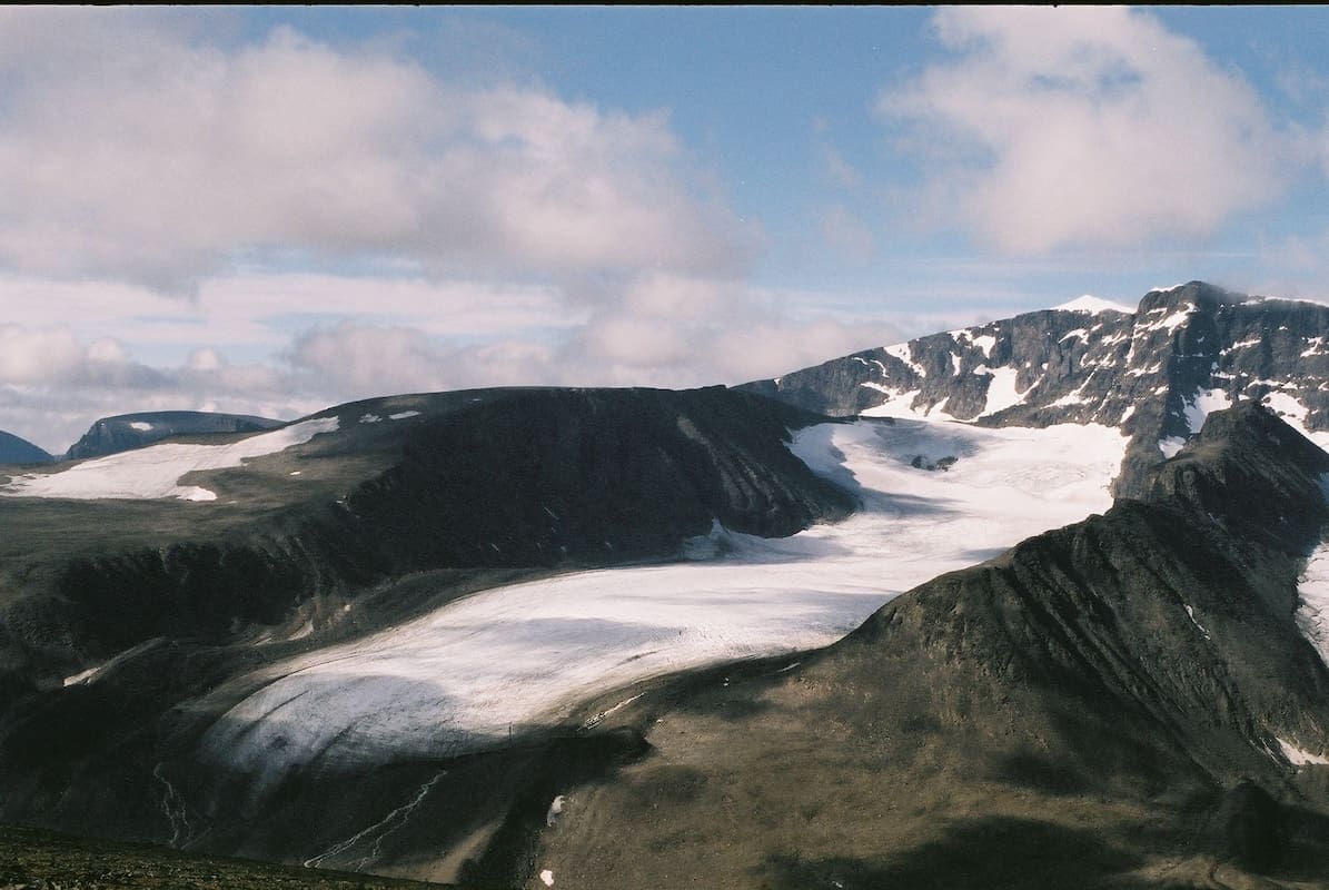 You are currently viewing Suède : huit glaciers ont disparu en 2024 sous l’effet du réchauffement climatique