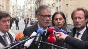 Lire la suite à propos de l’article 49.3 abandonné : Olivier Faure défie Sébastien Lecornu sur un vote des retraites