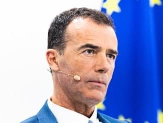 You are currently viewing Agenda 2030 : Gozi, Barrot et Macron unis pour une « régulation démocratique » du numérique