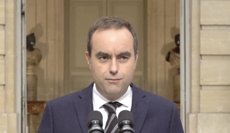 Lire la suite à propos de l’article Budget 2026 : Sébastien Lecornu renonce au 49.3 et appelle les oppositions à « prendre leurs responsabilités »
