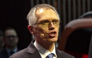 Lire la suite à propos de l’article Carlos Tavares estime que la France est « au bord de la guerre civile »