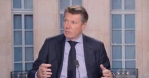 Lire la suite à propos de l’article Christian Estrosi appelle Emmanuel Macron à « prendre ses responsabilités » et à démissionner après le vote du budget