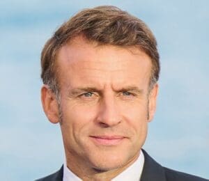 Lire la suite à propos de l’article Emmanuel Macron “assume avoir beaucoup dépensé” et appelle les Français à “travailler pour rembourser”