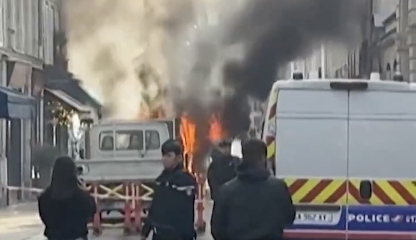 You are currently viewing Incendie devant Matignon : panique rue de Varenne après l’explosion d’un utilitaire