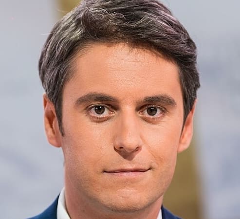 You are currently viewing Présidentielle 2027 : Gabriel Attal juge “possible” l’élection d’un président ouvertement LGBT en France