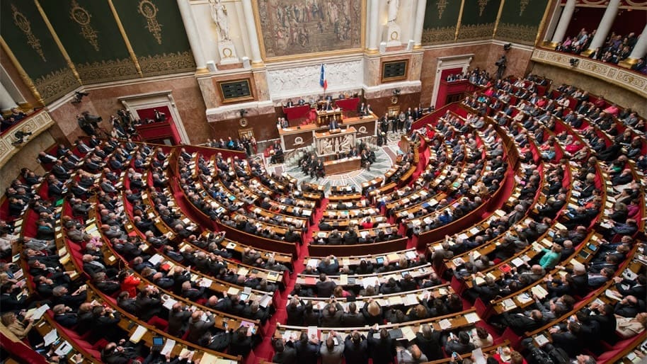 You are currently viewing Réforme des retraites : les députés approuvent sa suspension, une victoire politique en trompe-l’œil