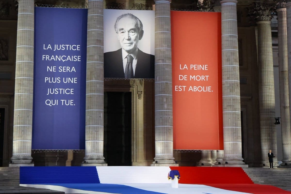 You are currently viewing Robert Badinter entre au Panthéon : Macron promet de porter son combat «jusqu’à l’abolition universelle» de la peine de mort