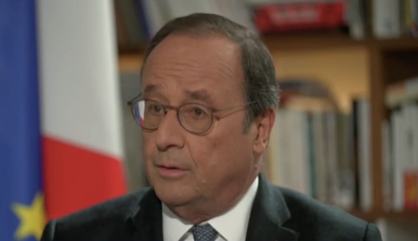 You are currently viewing Vol de bijoux au Louvre : François Hollande n’exclut pas une ingérence étrangère 