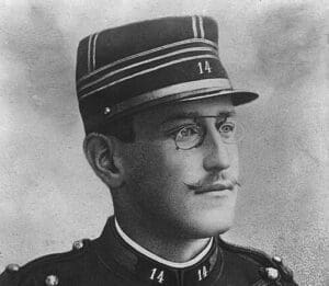 Lire la suite à propos de l’article Alfred Dreyfus promu général de brigade, un siècle après sa condamnation