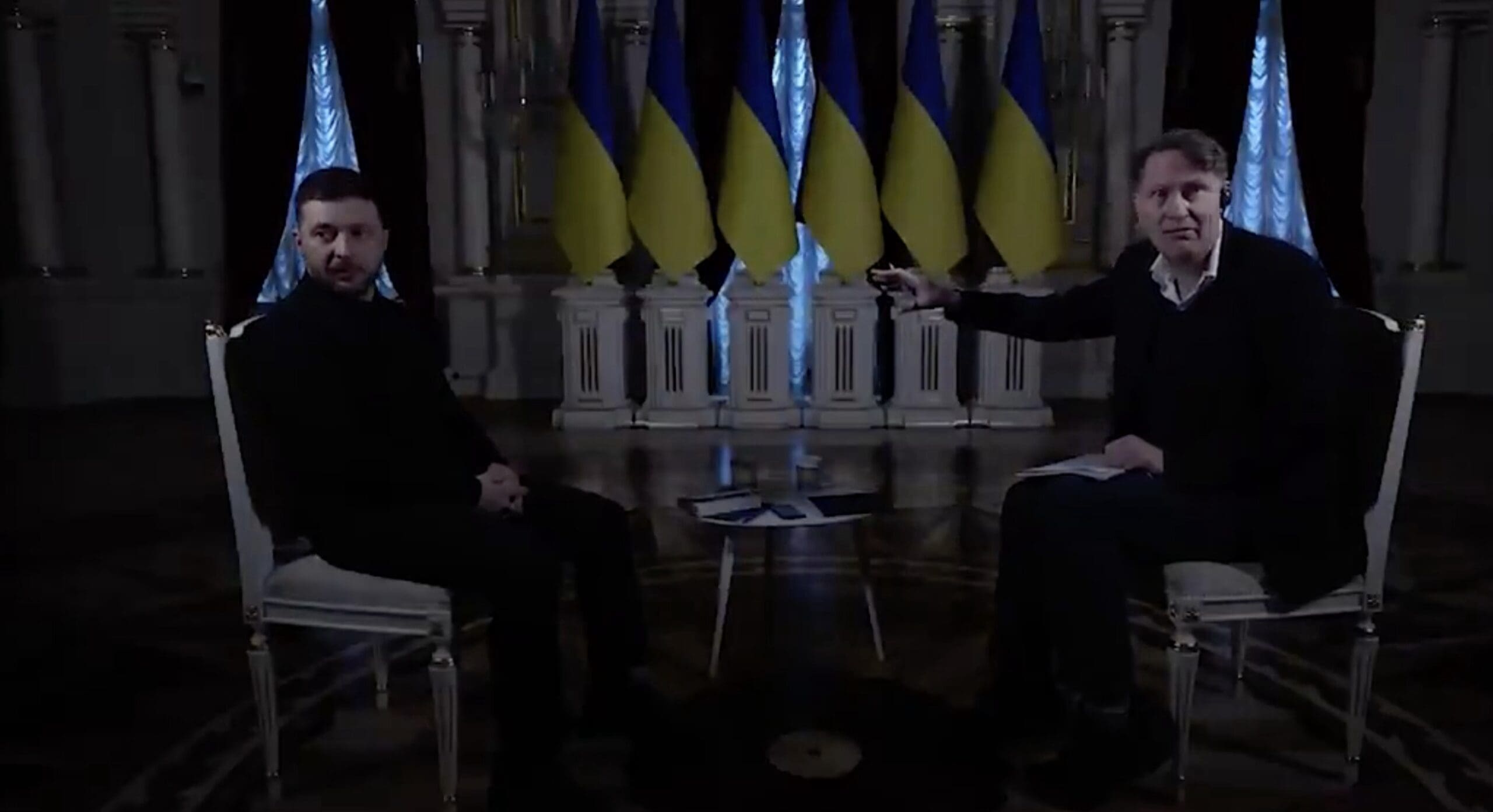 You are currently viewing Coupure d’électricité au Palais Mariinsky lors d’une interview de Volodymyr Zelensky