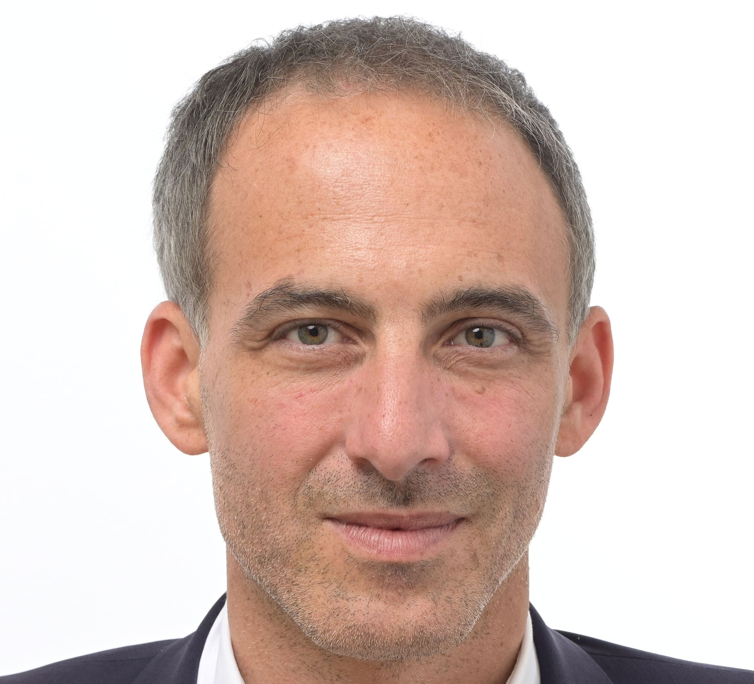 You are currently viewing Glucksmann estime que « le déchaînement des autruches contre le chef d’état-major des armées souligne la puissance du déni »