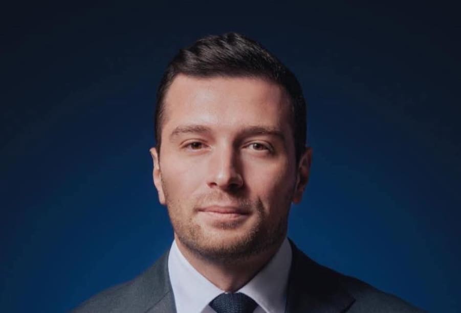 You are currently viewing Jordan Bardella : après l’œuf jeté à Moissac, le RN dénonce un “climat de violence” et réclame plus de protection