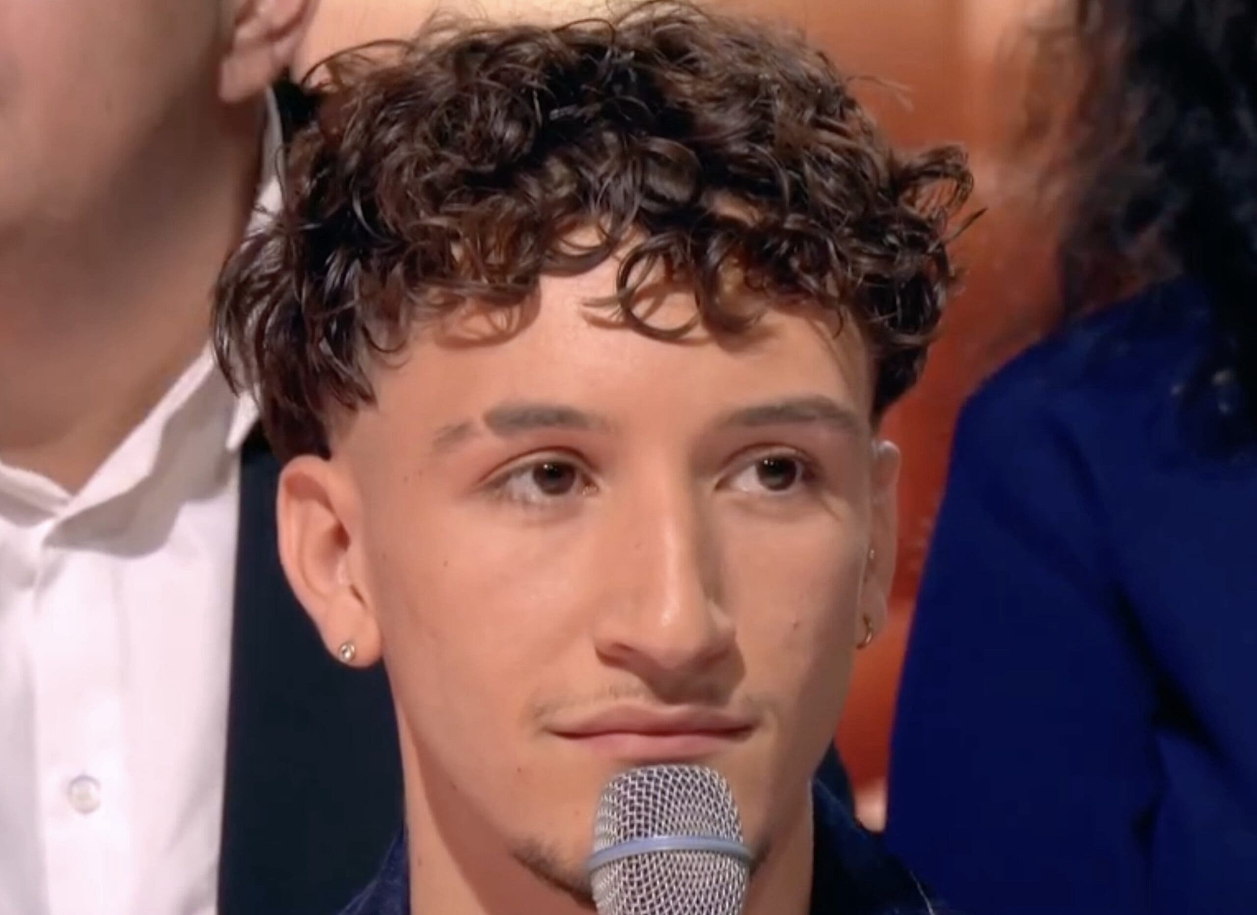 You are currently viewing LCI : Un étudiant demande à Raphaël Glucksmann de reconnaitre qu’il n’est pas de gauche