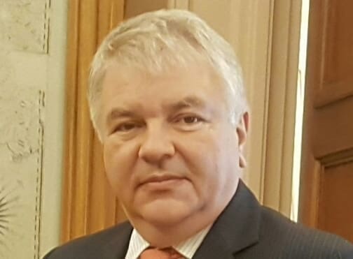 You are currently viewing L’ambassadeur de Russie honore les soldats soviétiques inhumés sur l’île d’Oléron malgré une vive controverse