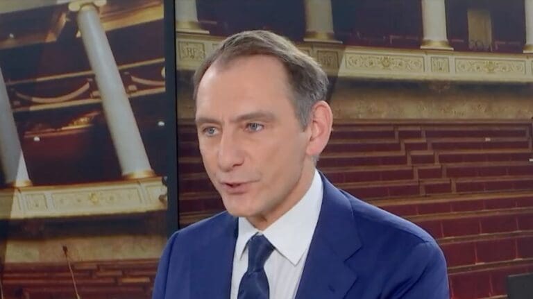 Lire la suite à propos de l’article Laurent Jacobelli (RN) salue le rejet de la « taxe Zucman » et prône une économie libérale souverainiste