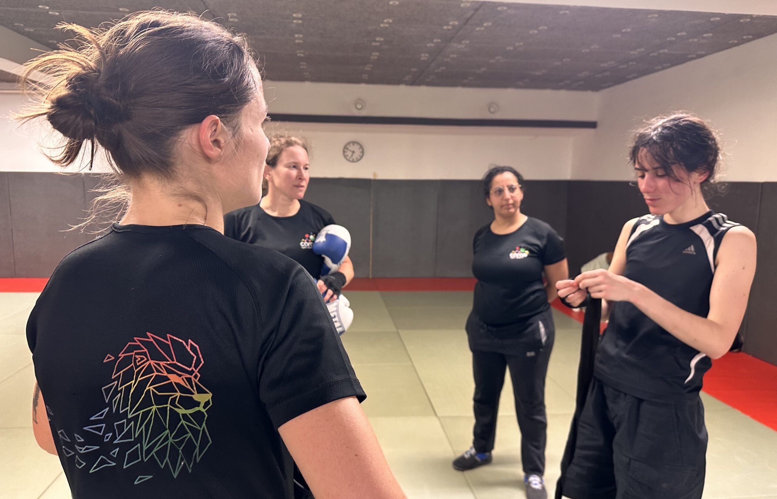 You are currently viewing Lyon : La Boxe Populaire Croix-Rousse accueille la section boxe française de l’association Cargo