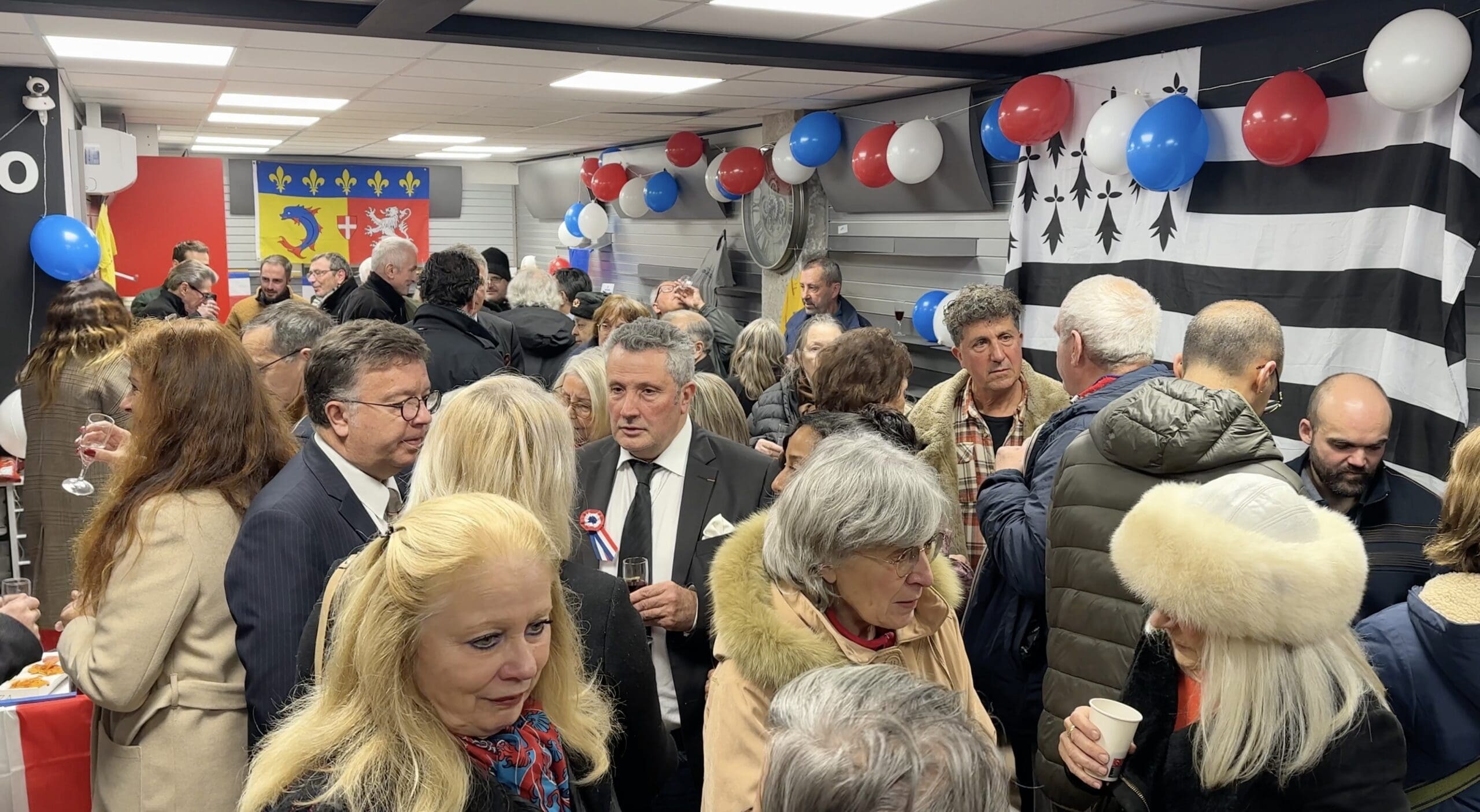 You are currently viewing Lyon : Spartacus inaugure son local de campagne et lance officiellement la bataille des municipales et des métropolitaines