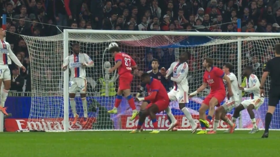 You are currently viewing Lyon–PSG : João Neves offre une victoire inespérée au bout du suspense