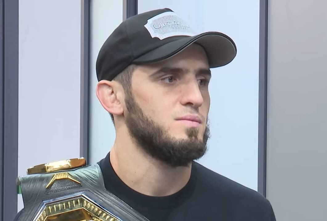 You are currently viewing MMA : Islam Makhachev à un pas de l’histoire — vers un doublé légendaire à l’UFC